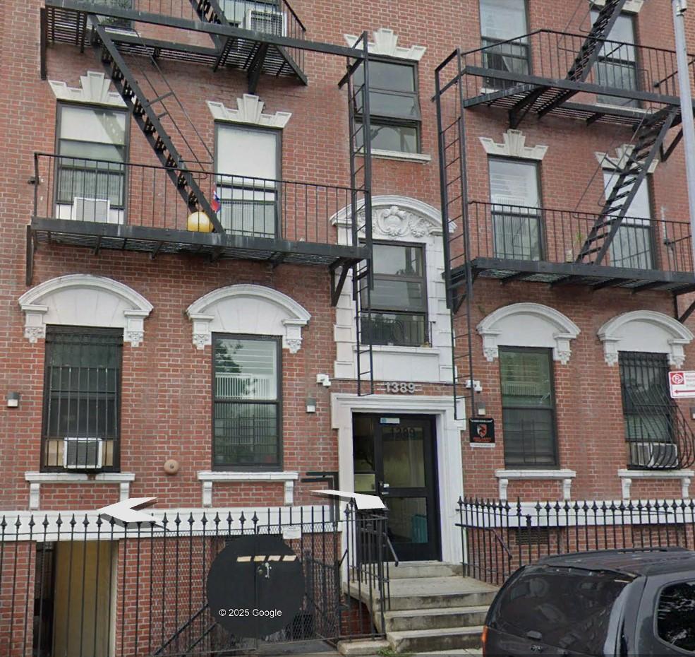 1389 Stebbins Ave
