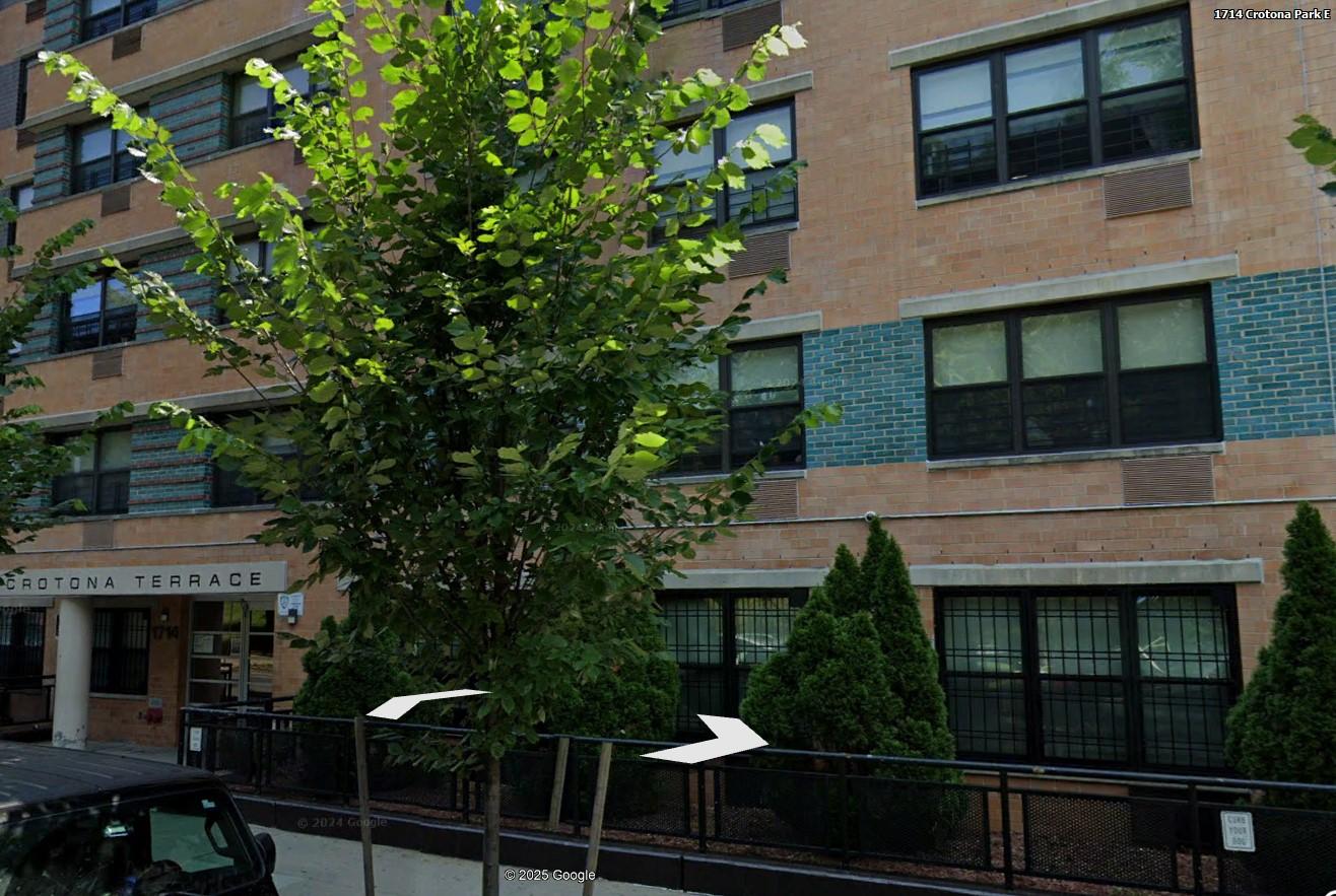 1714 Crotona Park E