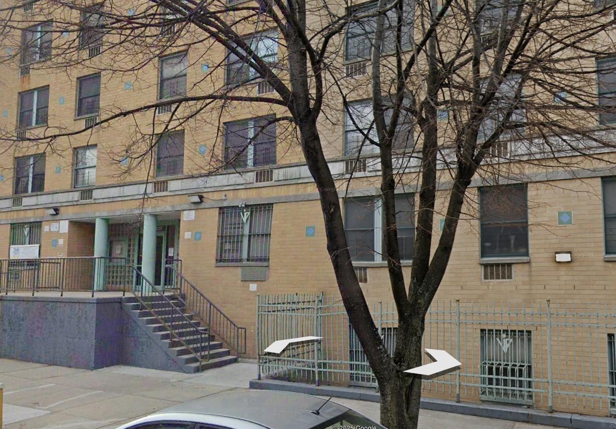 1807 Clinton Ave
