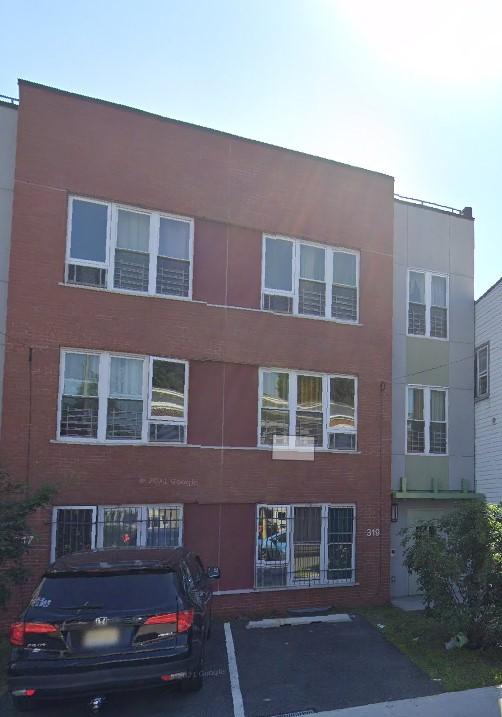 319 Jerome St