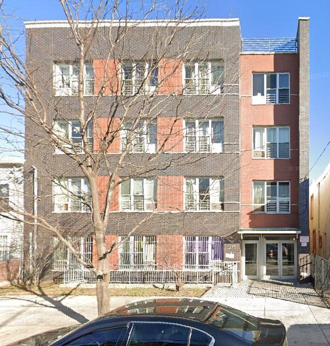 371 Van Siclen Ave