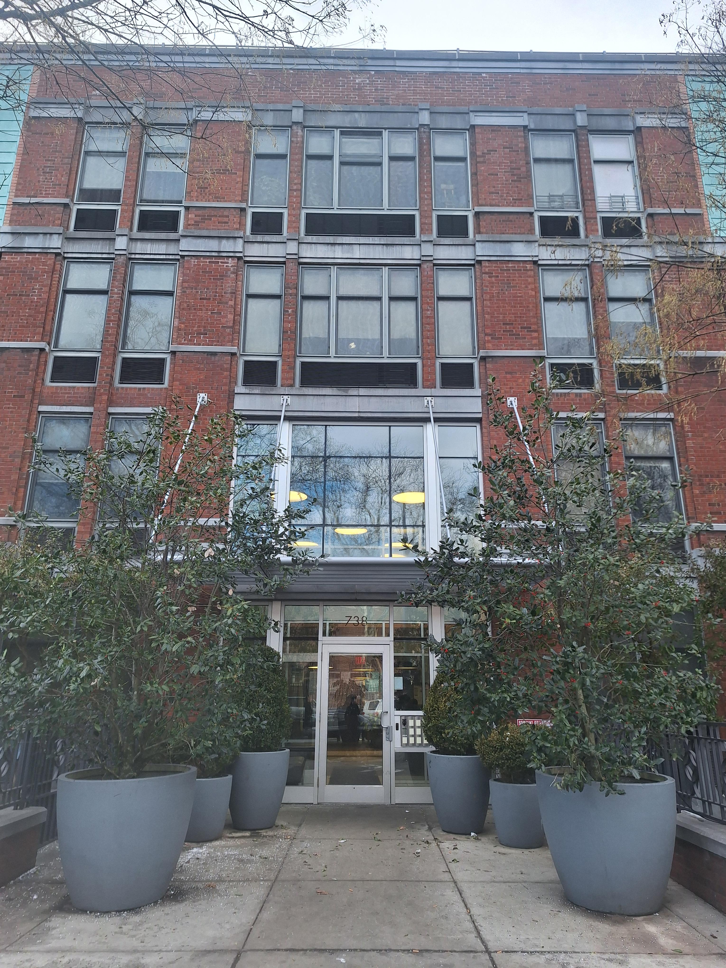 738 Albany Ave