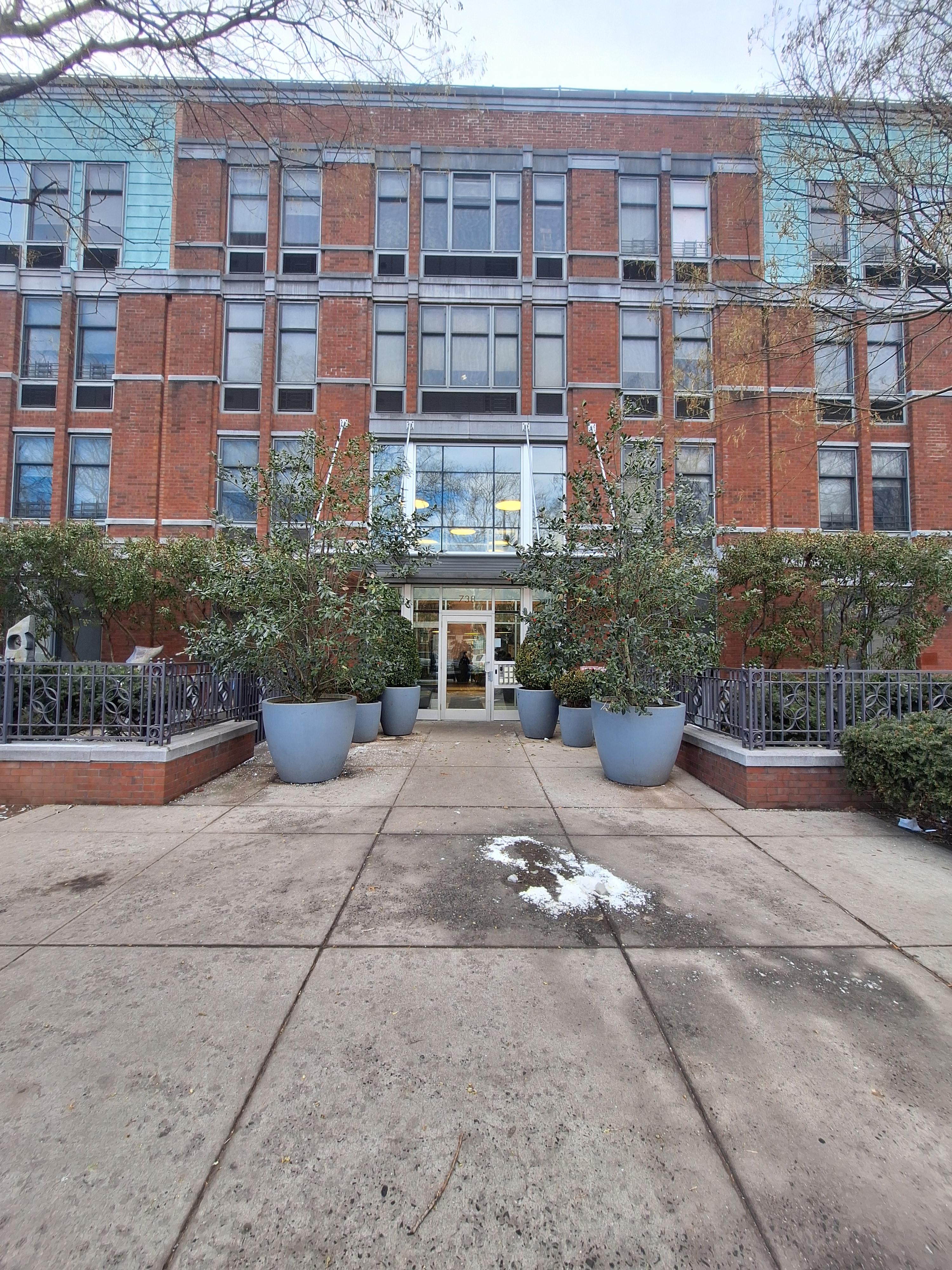 738 Albany Ave